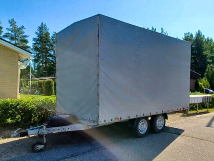 2700kg pressukapellikärry ajorampeilla