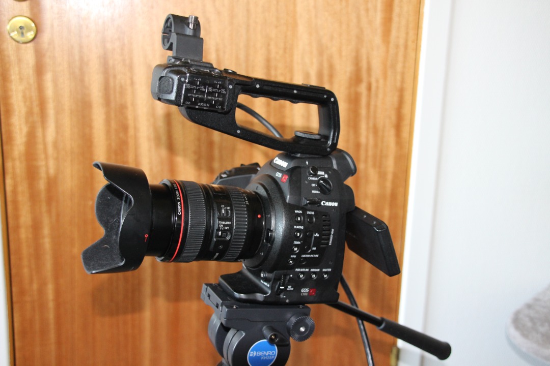 Canon c100