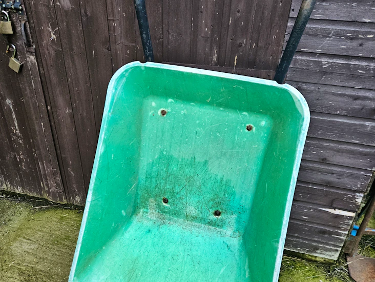 Wheel barrow
