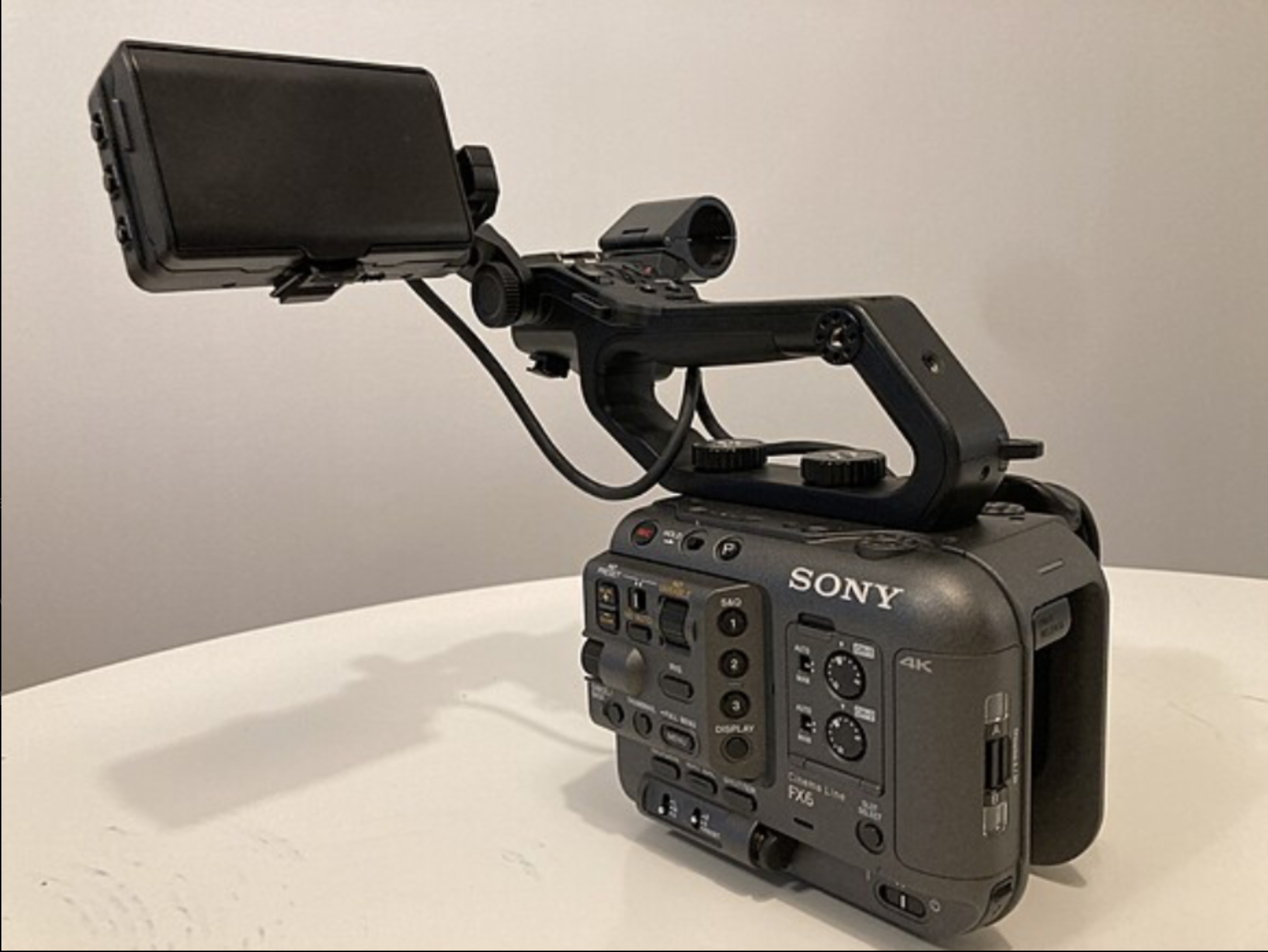 Sony fx6 body + 2 batteries
