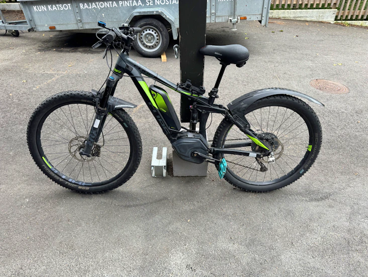 Cube sähkömaastopyörä xs