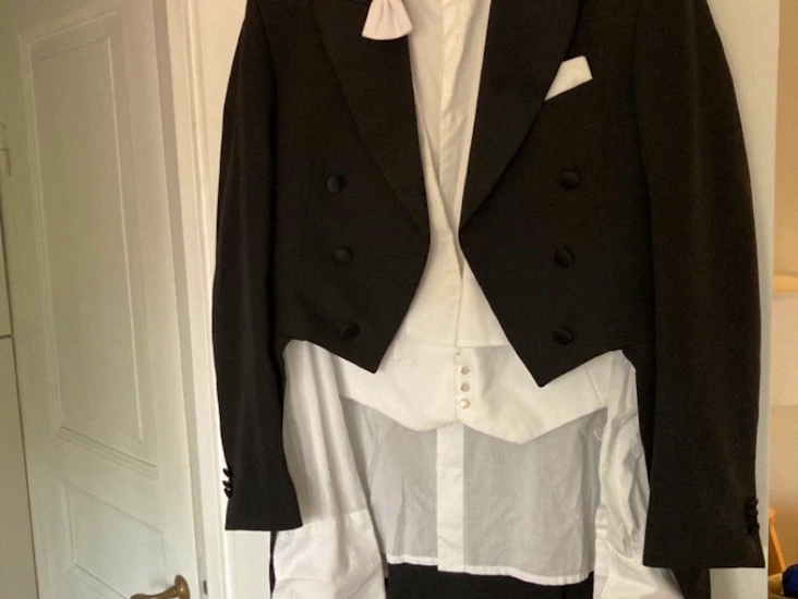 Komplett frack, strl 48