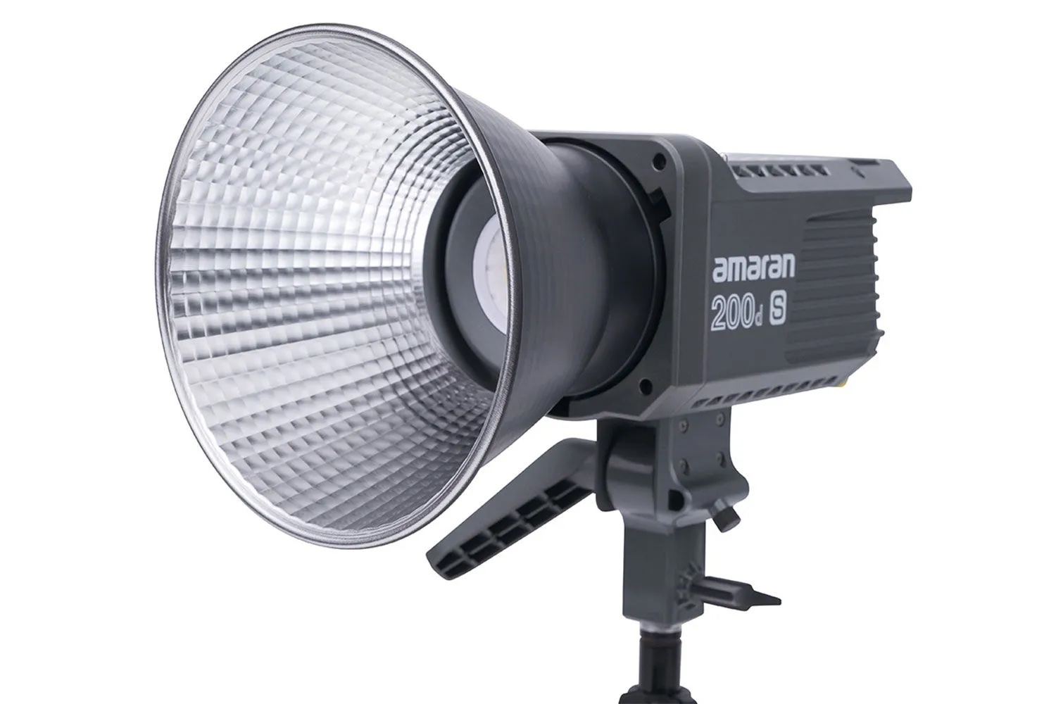Amaran 200d with light dome se 85cm and c stand included