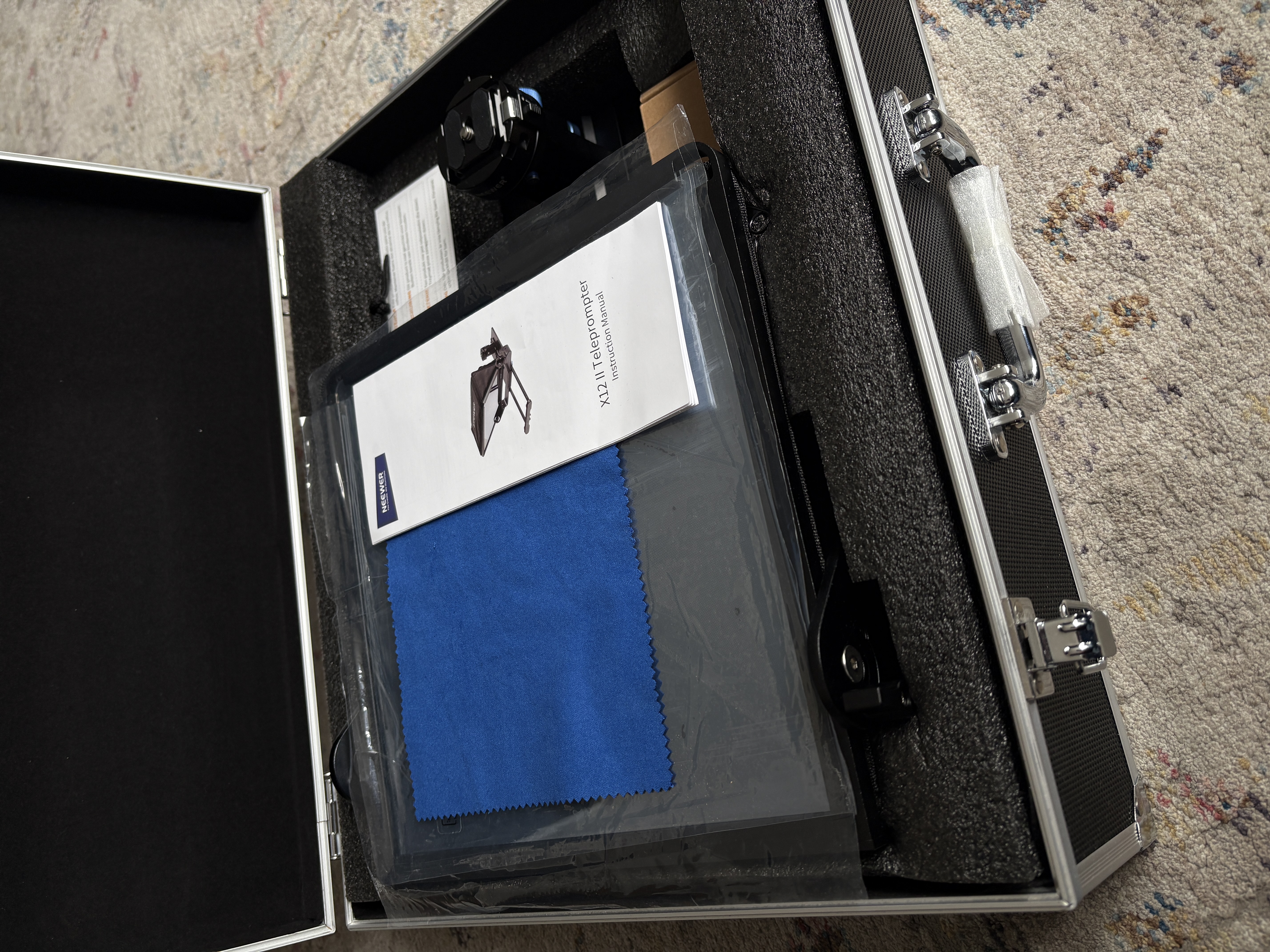 Neewer teleprompter x12 ii