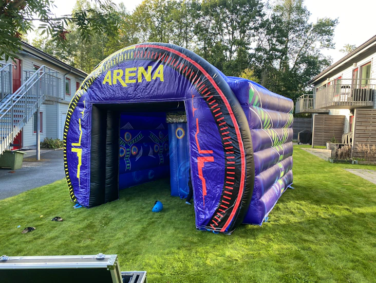 Interaktiv battle arena hoppborg