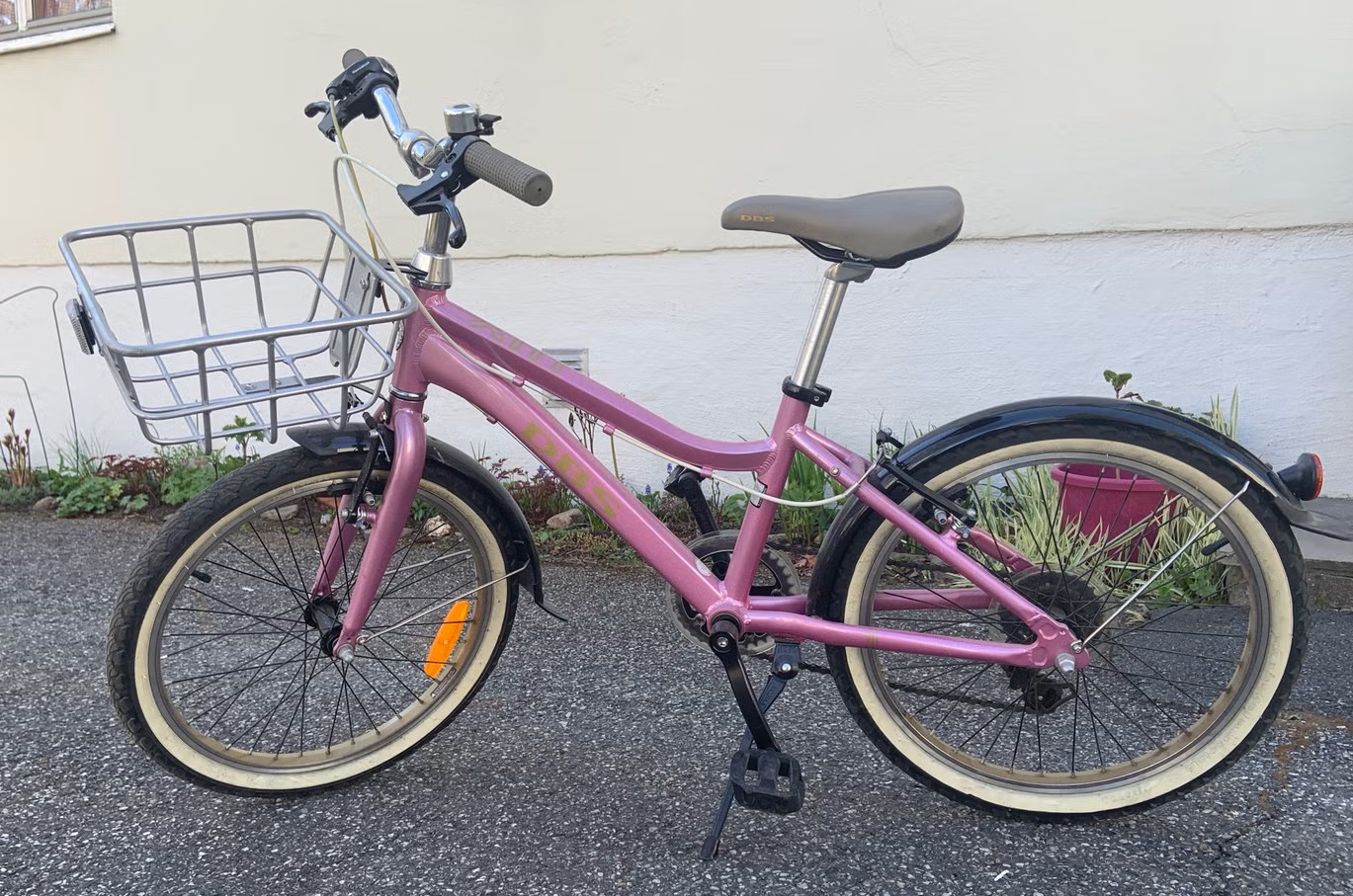 Kjempefin rosa dbs lux 20" barnesykkel med 5 gir og kurv