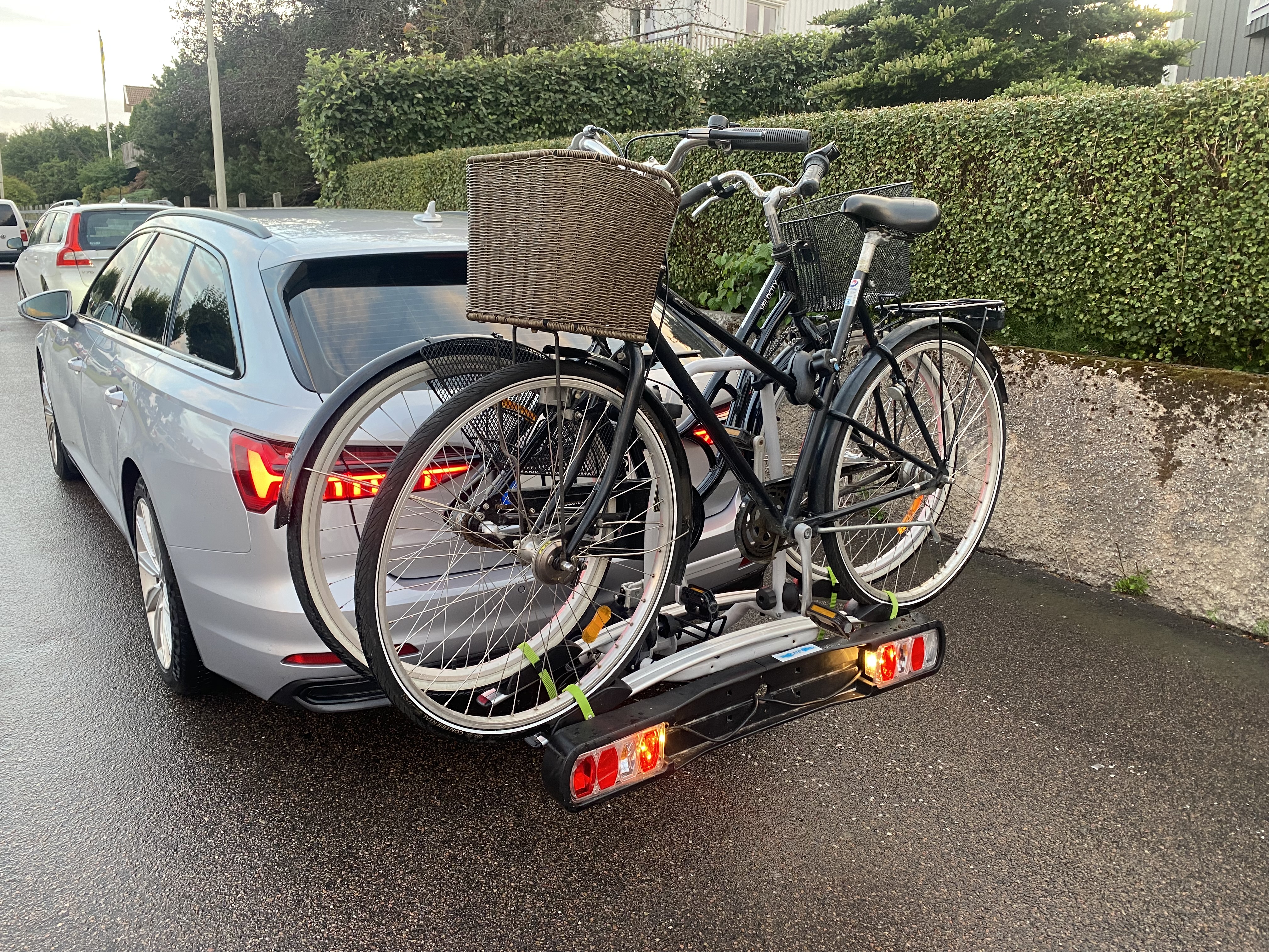 Stabil cykelhållare för 2 cyklar – med tiltfunktion