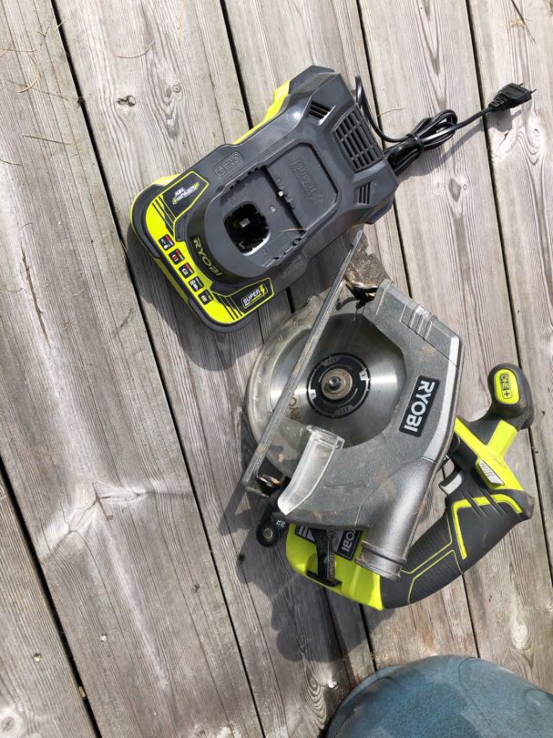 Ryobi sirkelsag + batteri + hurtiglader