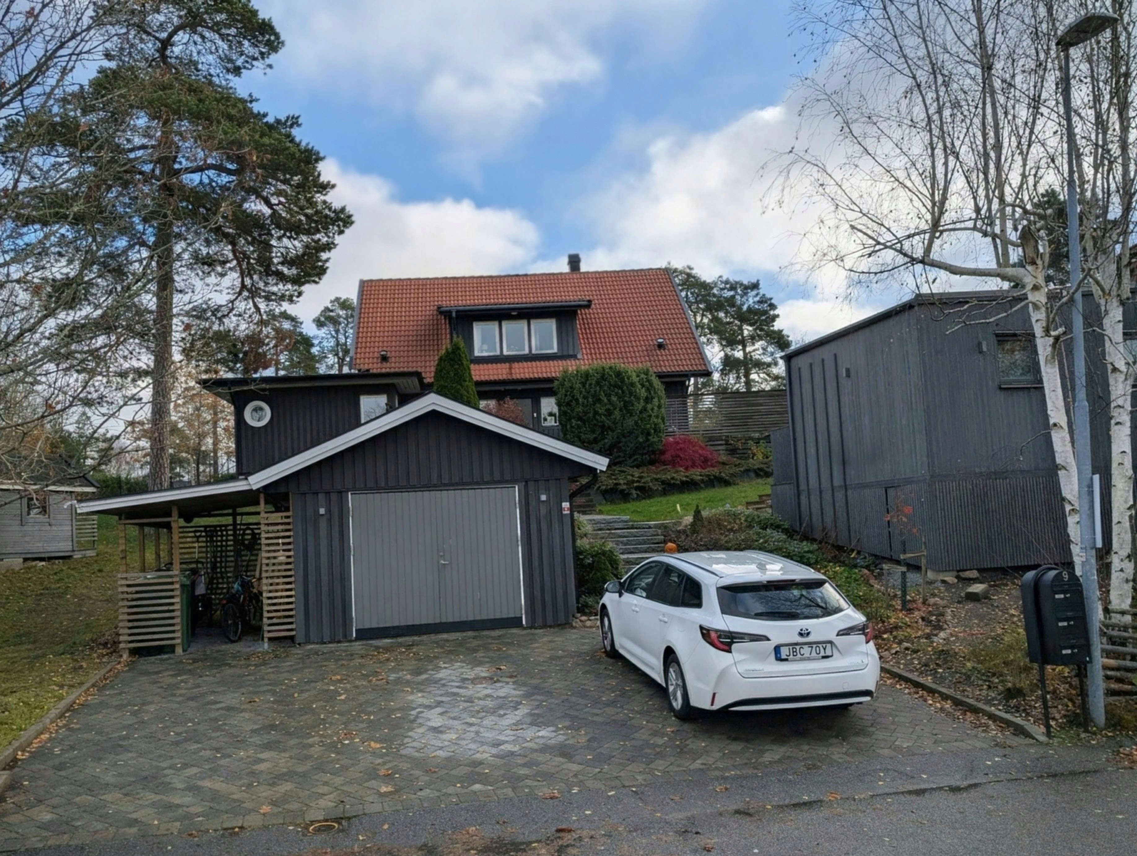 Garageplats nära busshållplats