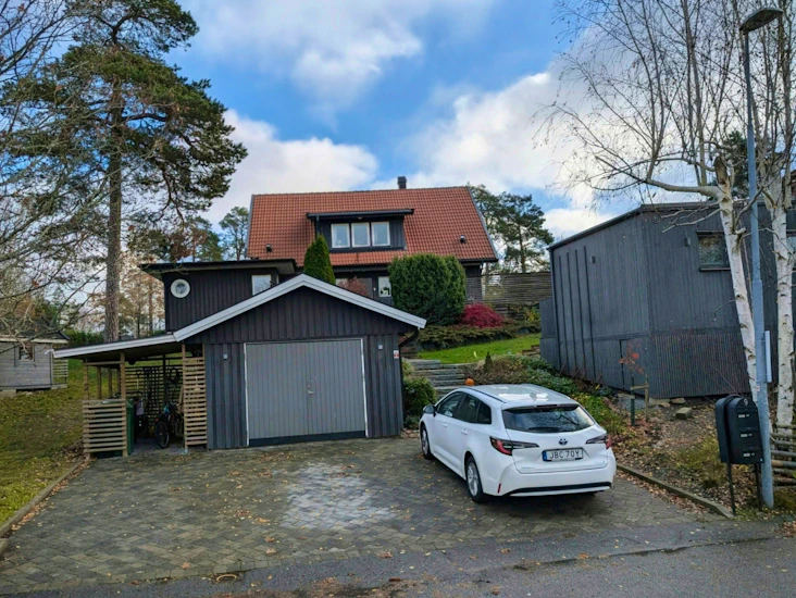 Garageplats nära busshållplats