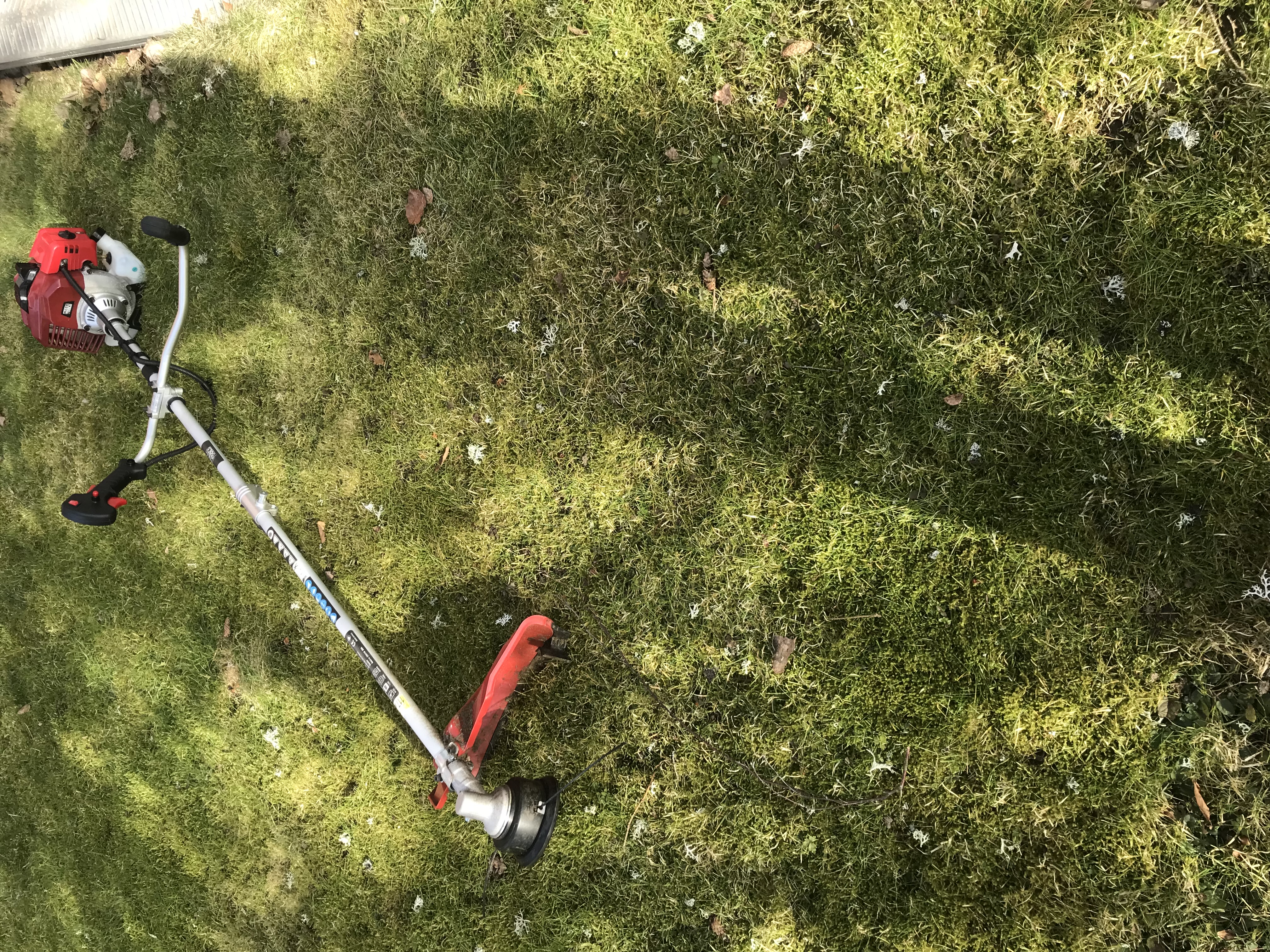 Bensindriven röjsåg 1,2 kw 45 cm