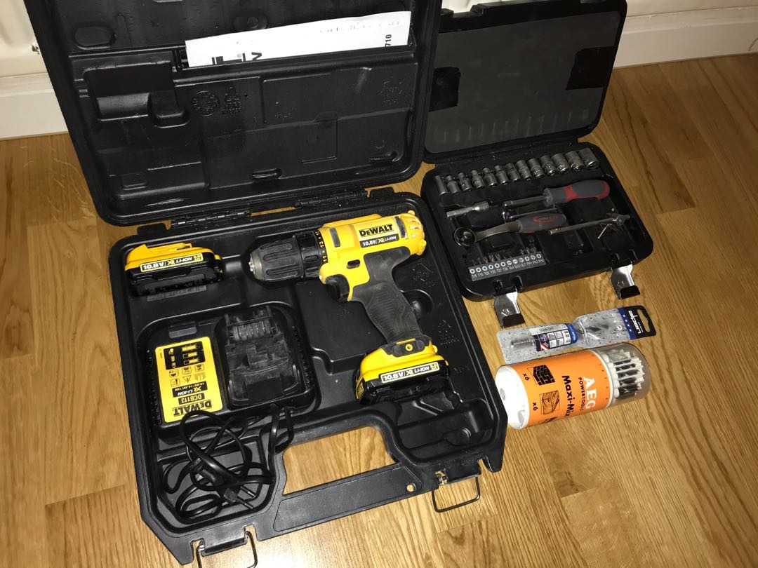 Skruvdragare dewalt, borr och bits