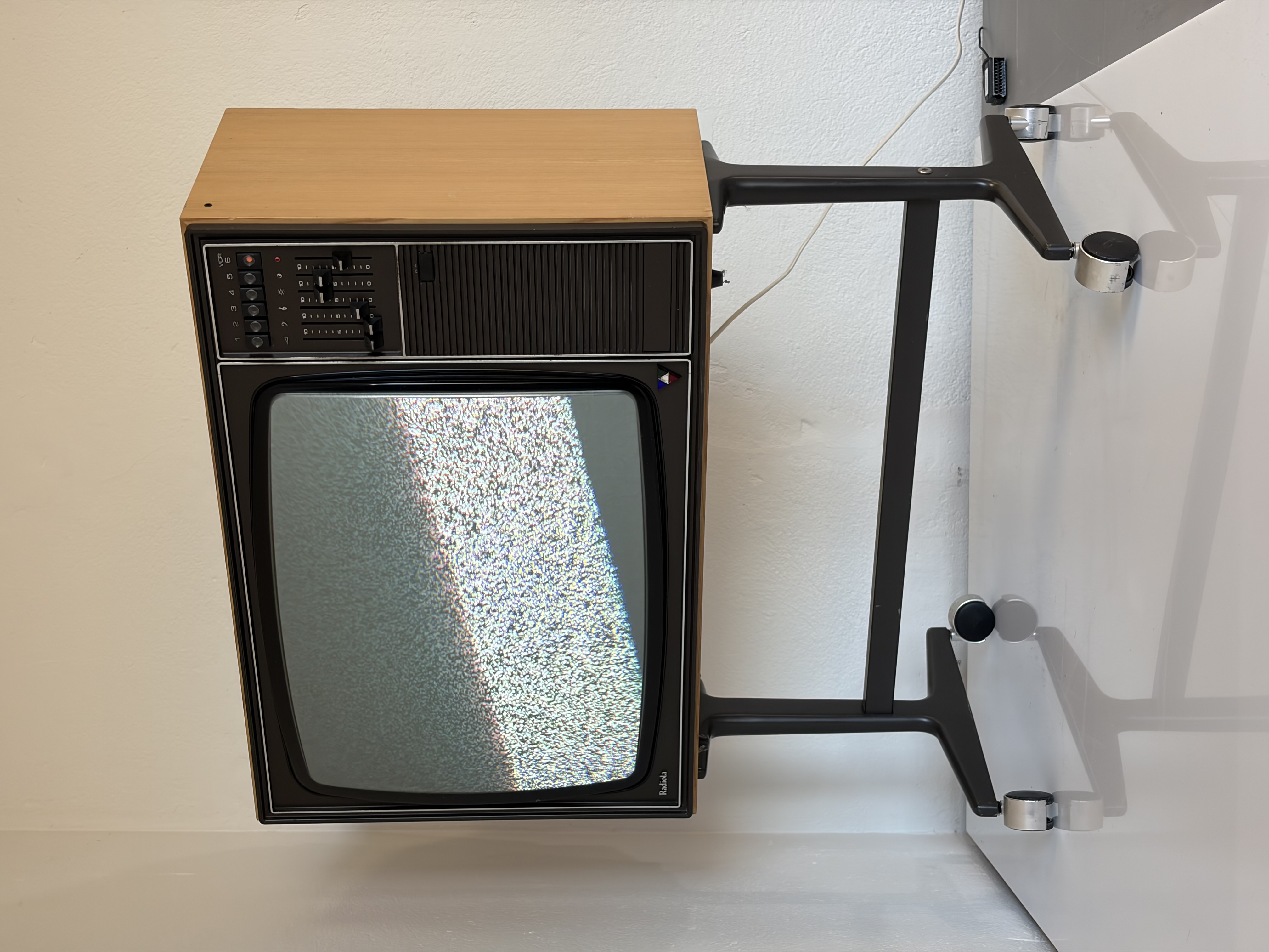 Radiola tjock-tv, tv-apparat, 70-tal