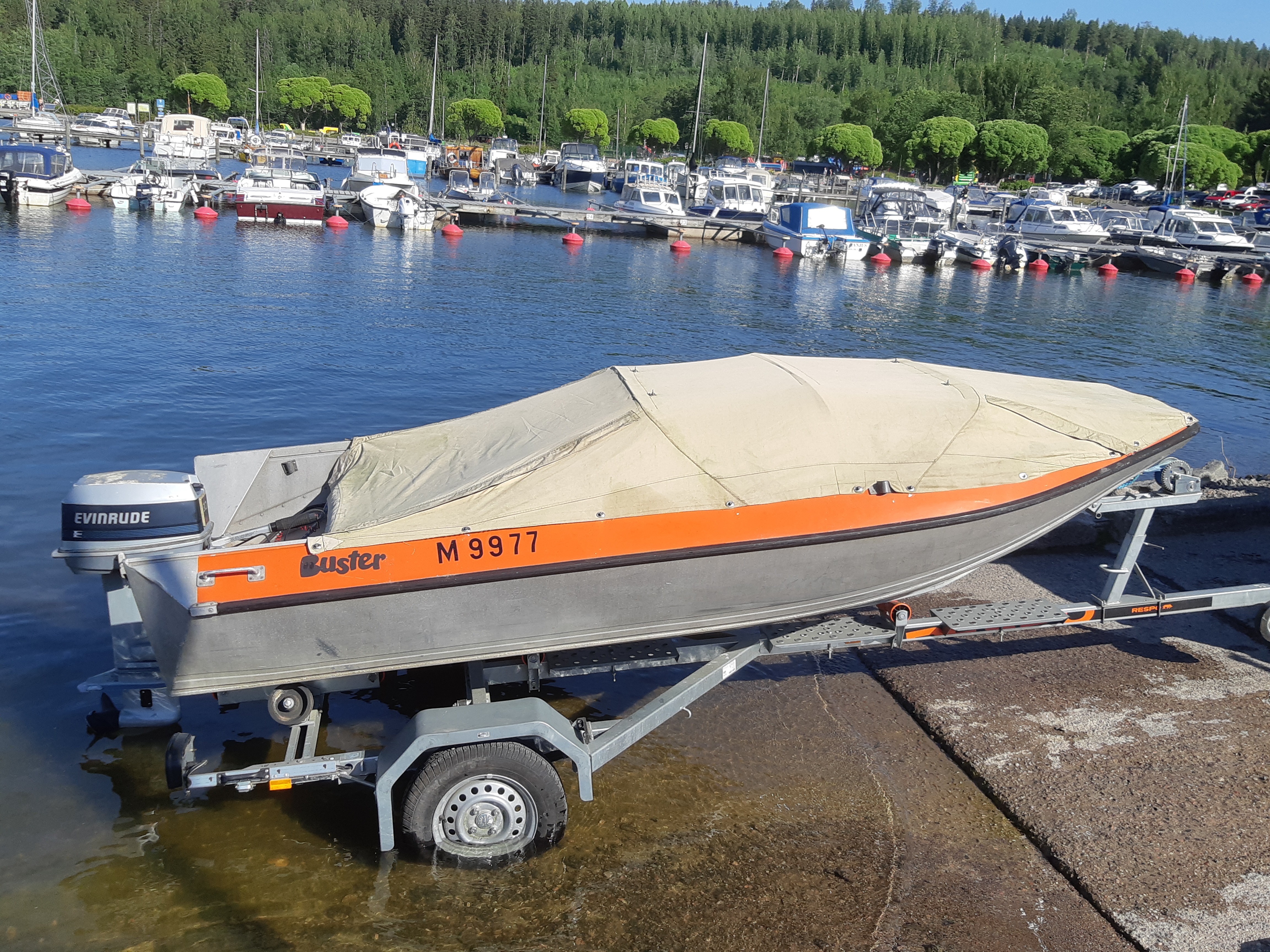 Venetraileri 750kg peräkipillä
