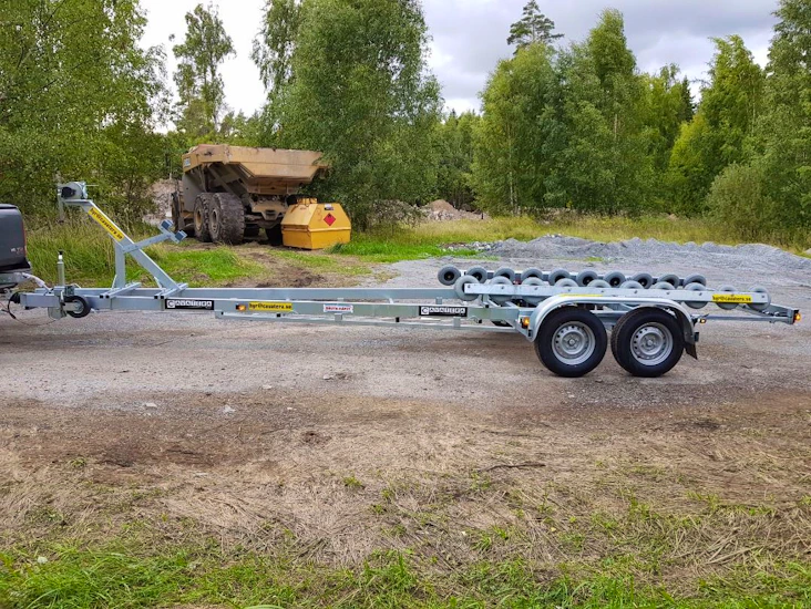 Båttrailer 3500 kg med elvinsch uthyres