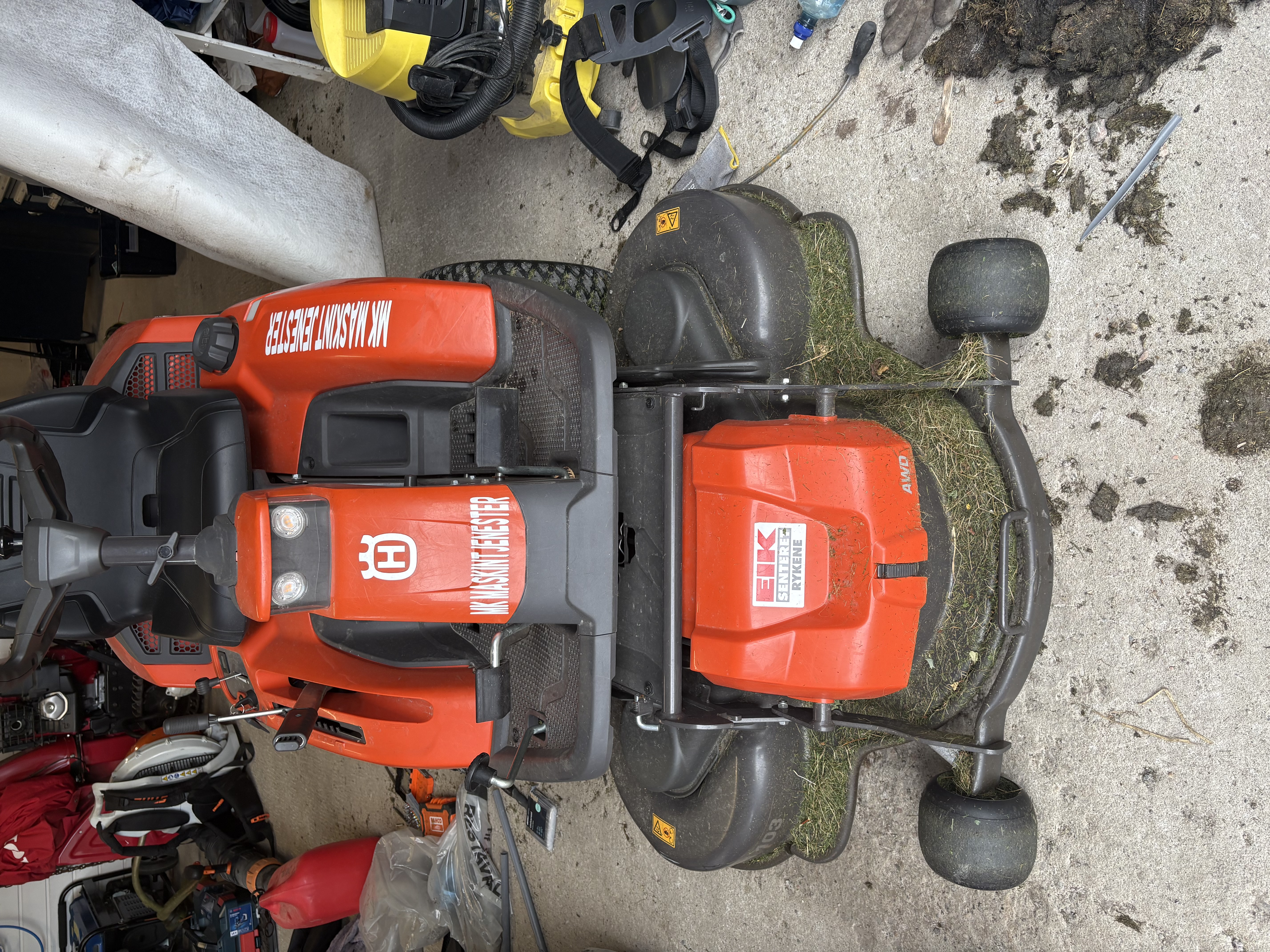 Husqvarna r216 awd leies ut!