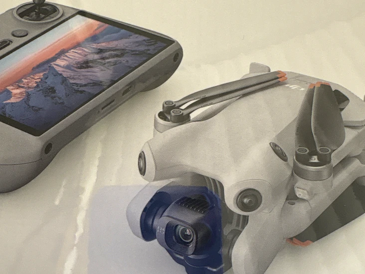 Dji mini 4 pro (3 batteries) screen remote