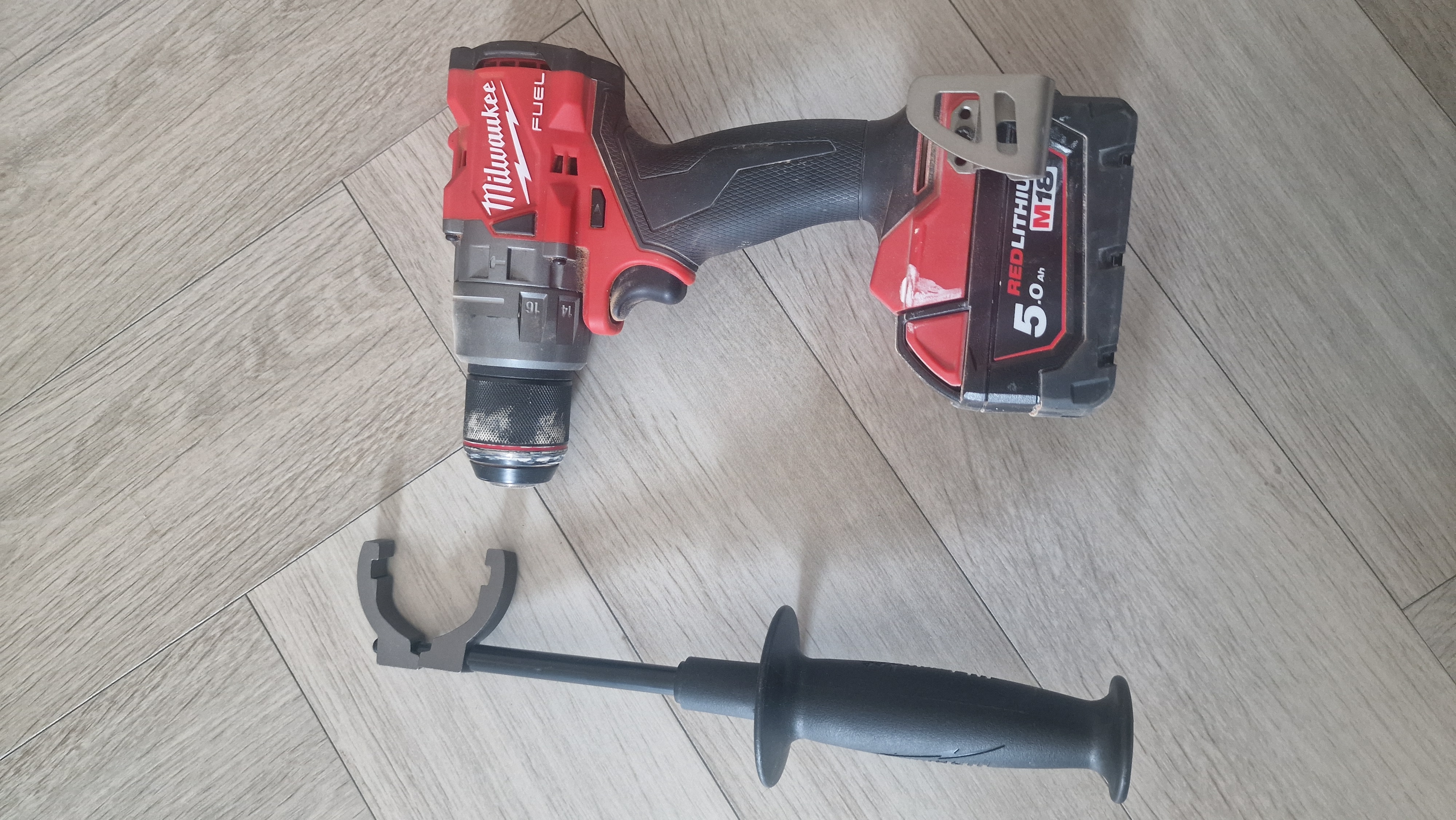 Milwaukee m18 fuel brushless combi percussion drill