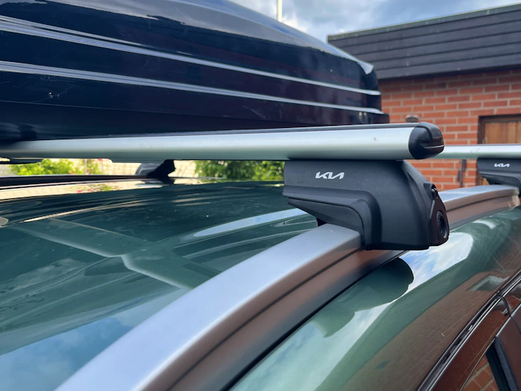 Kia orginal takräcken, cross bars aluminium.