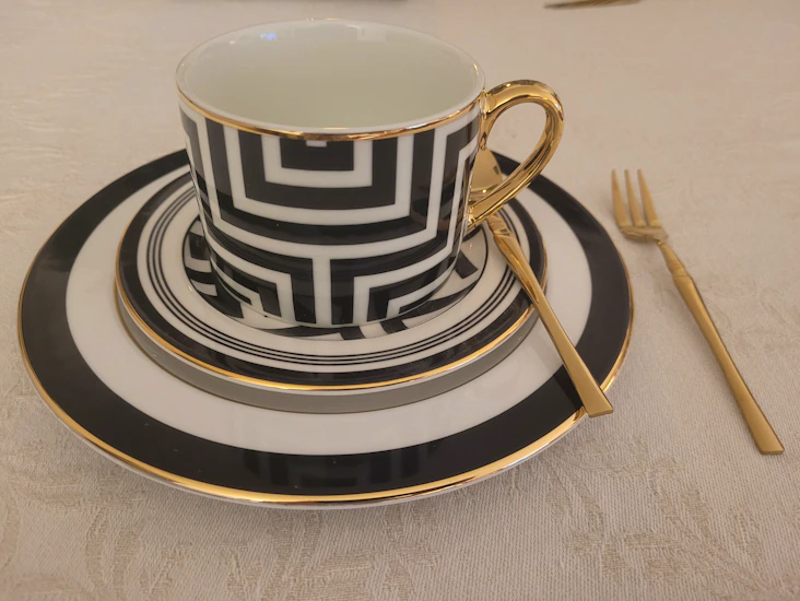 Festporslin och bestick