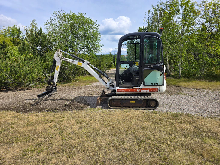 Bobcat 323