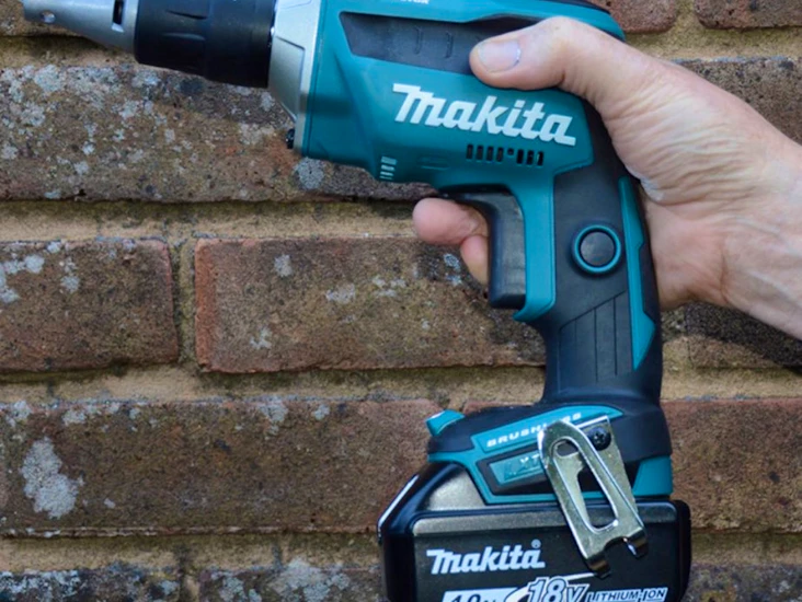 Gipsskruvdragare makita dfs452