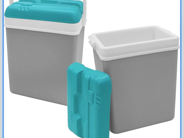 2 cool boxes plus ice blocks