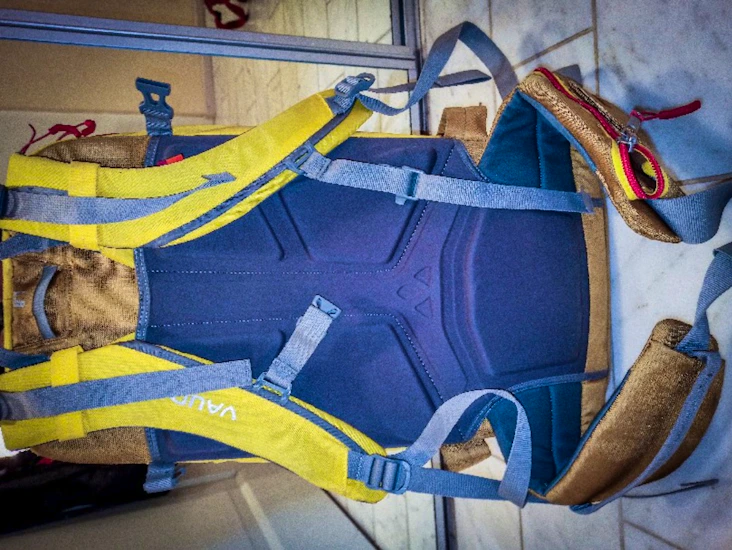 Naisten tilava laskureppu/päiväreppu