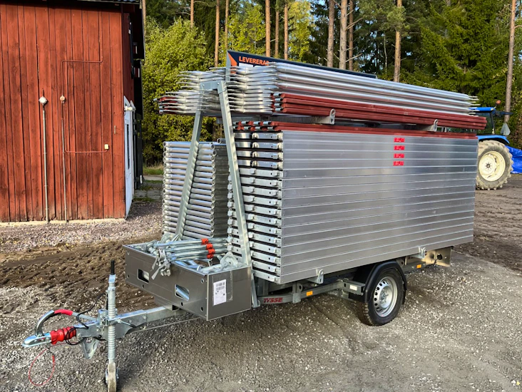 Ställningstrailer 152 kvm och trapptorn