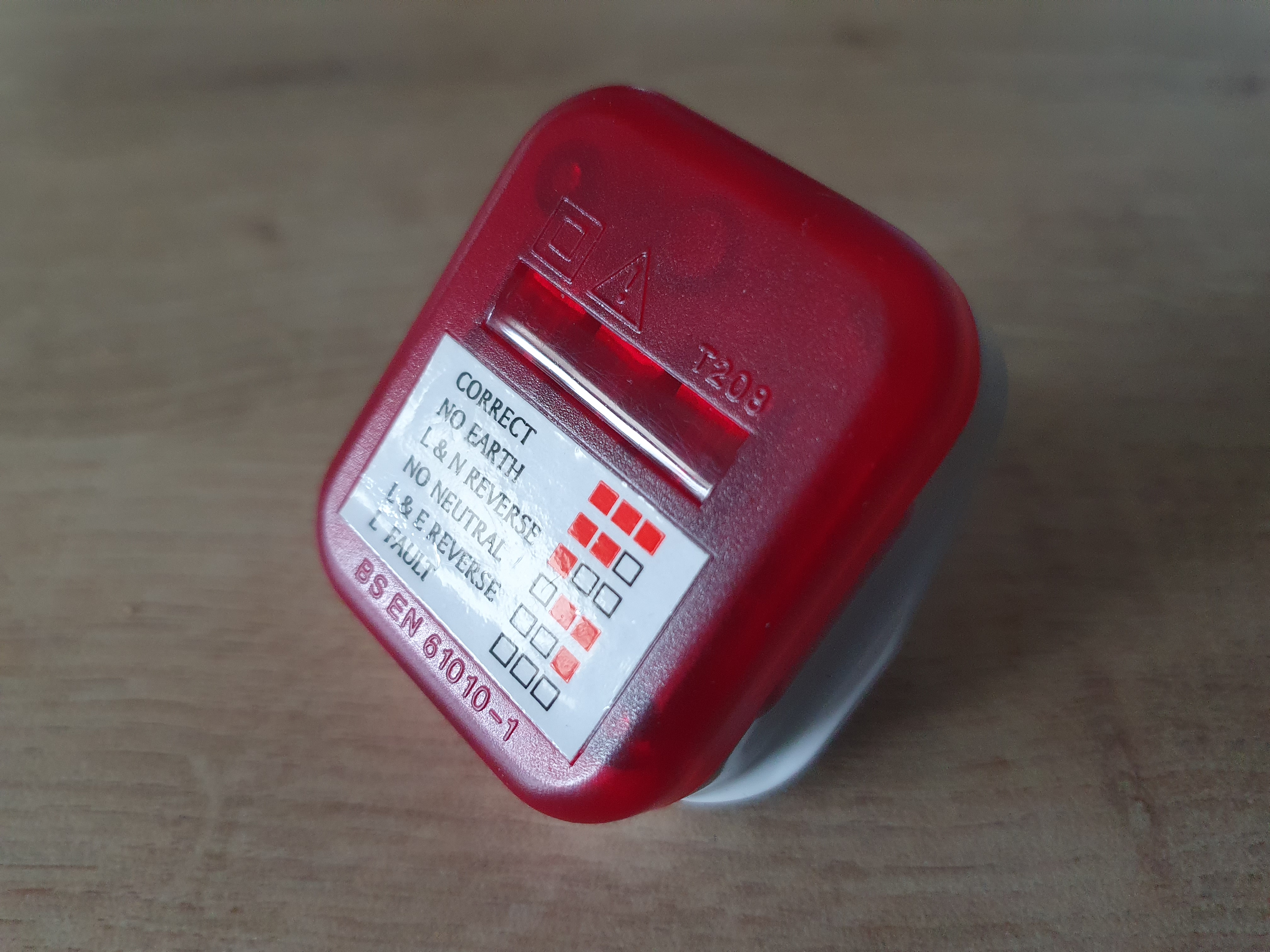 Uk plug socket wiring check meter / tester