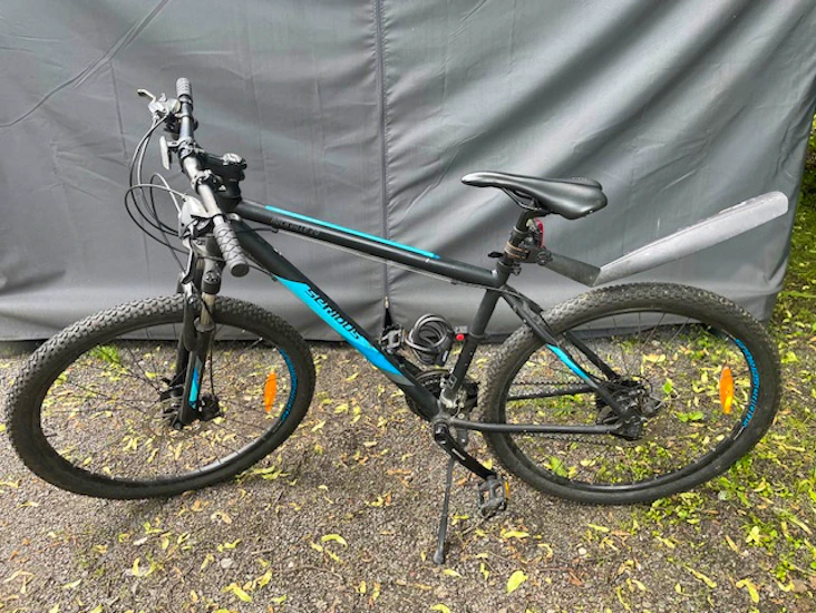 Rockville etujousitettu maastopyörä