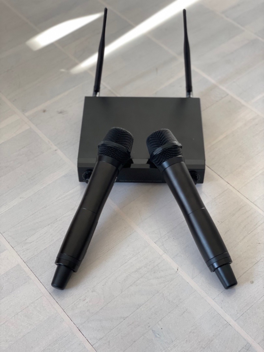 Trådlös mikrofon. 2 st