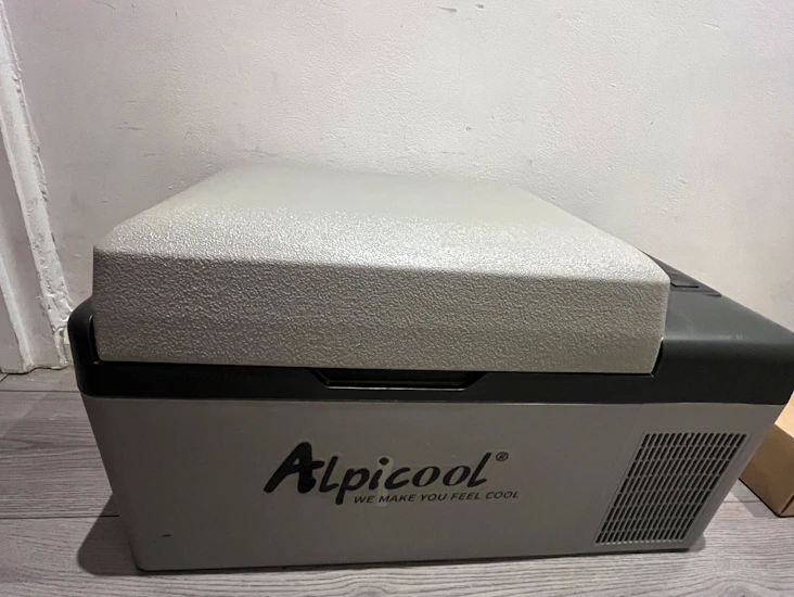 Alpicool camping fridge 12v / 240v portable cooler