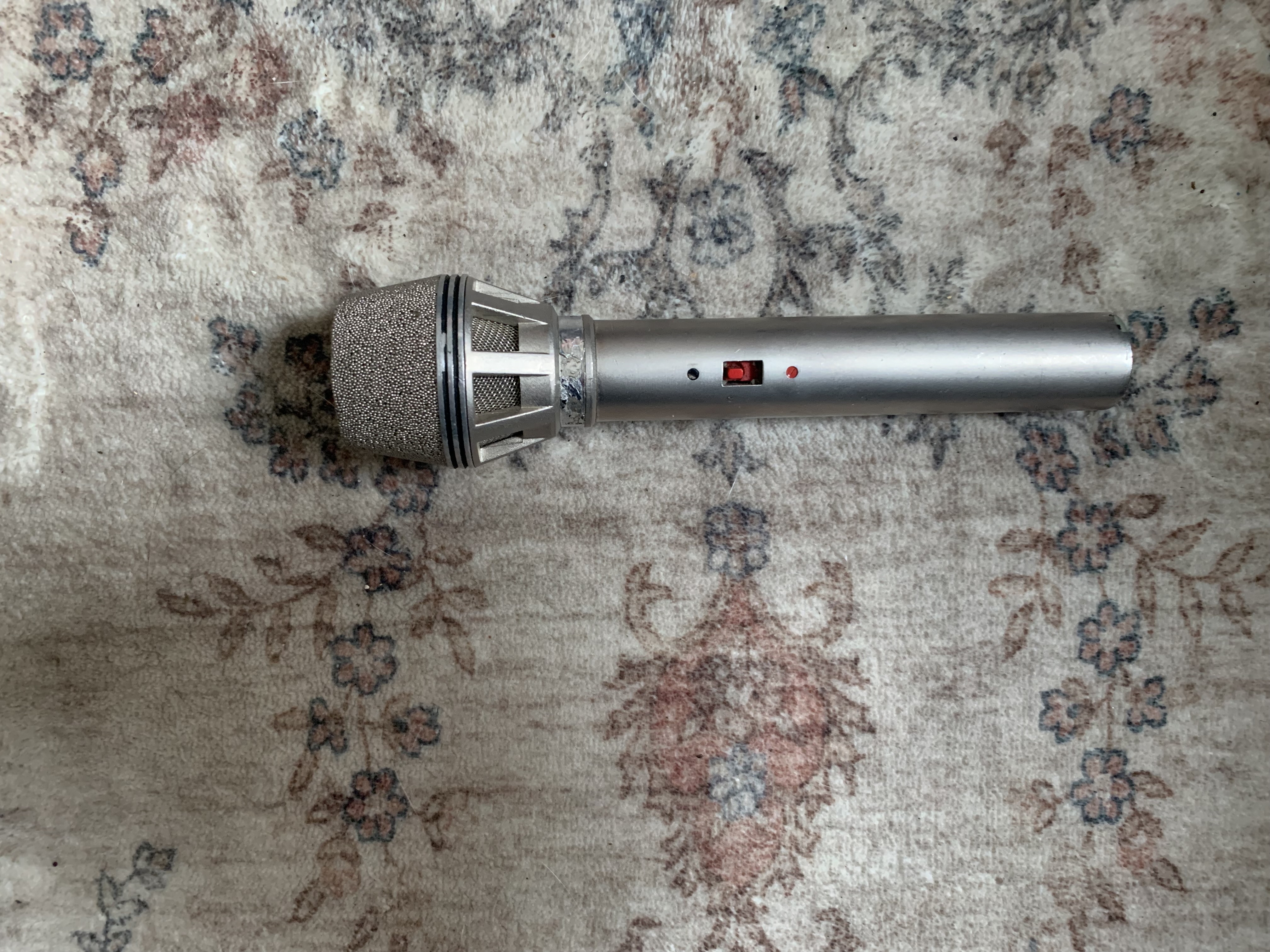 Akg d190