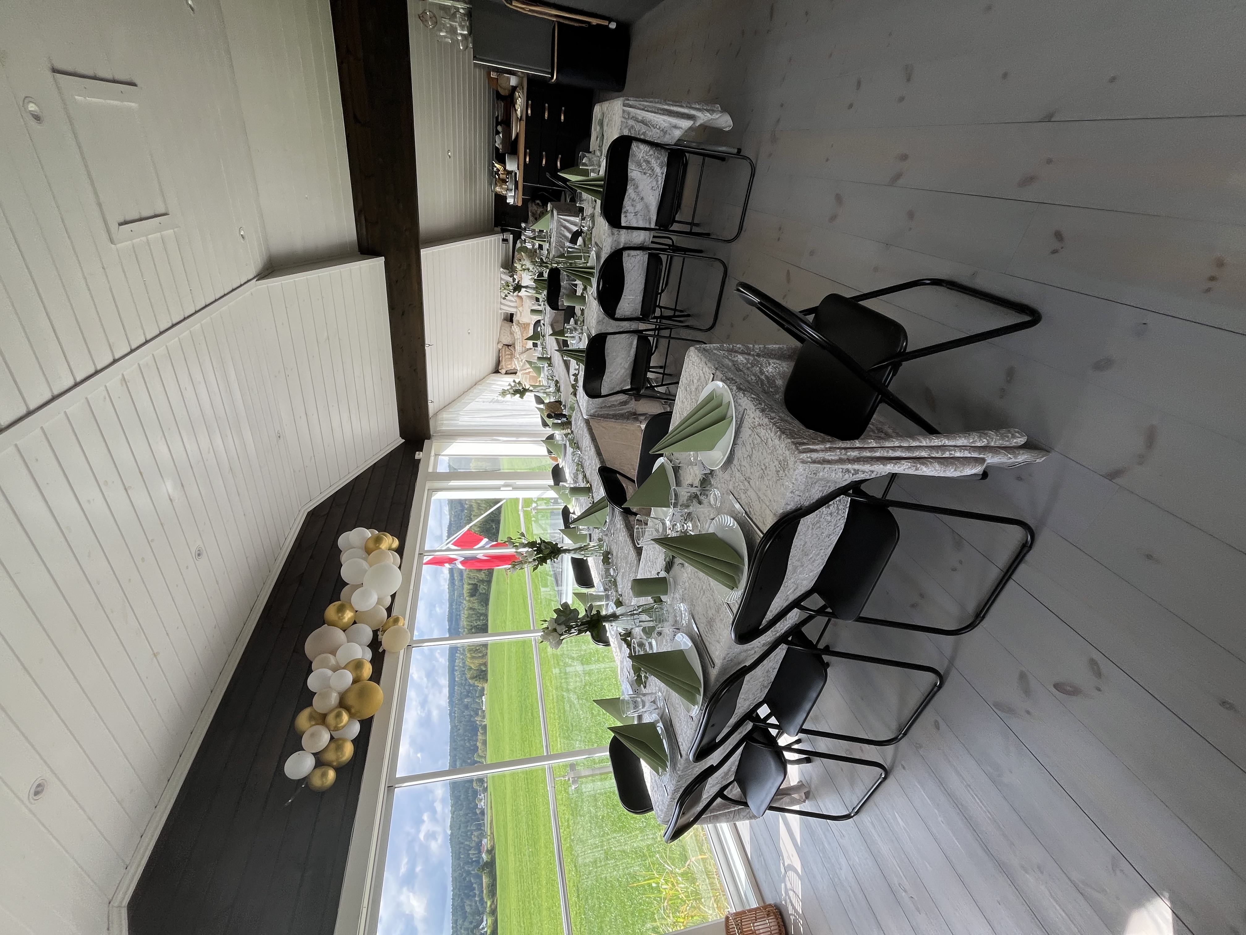 Utleie av bord og stoler til festligheter, jubileum, dåp og konfirmasjoner