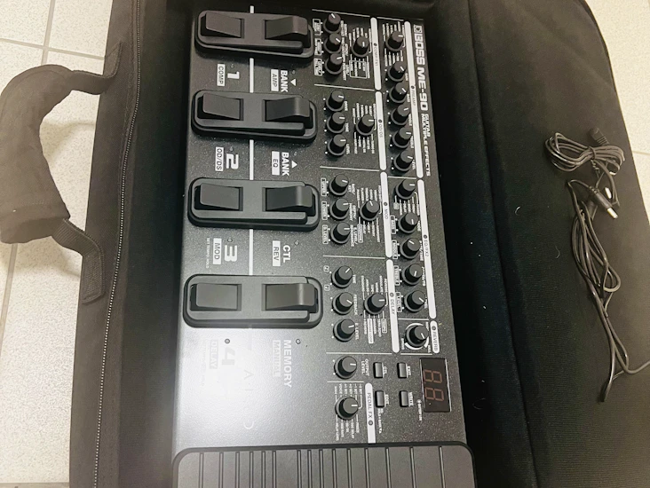 Boss me-90 guitar multi-effects pedal with bag - available for rental