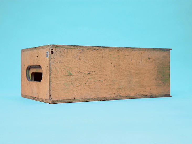 Apple box with half, quarter and eighth