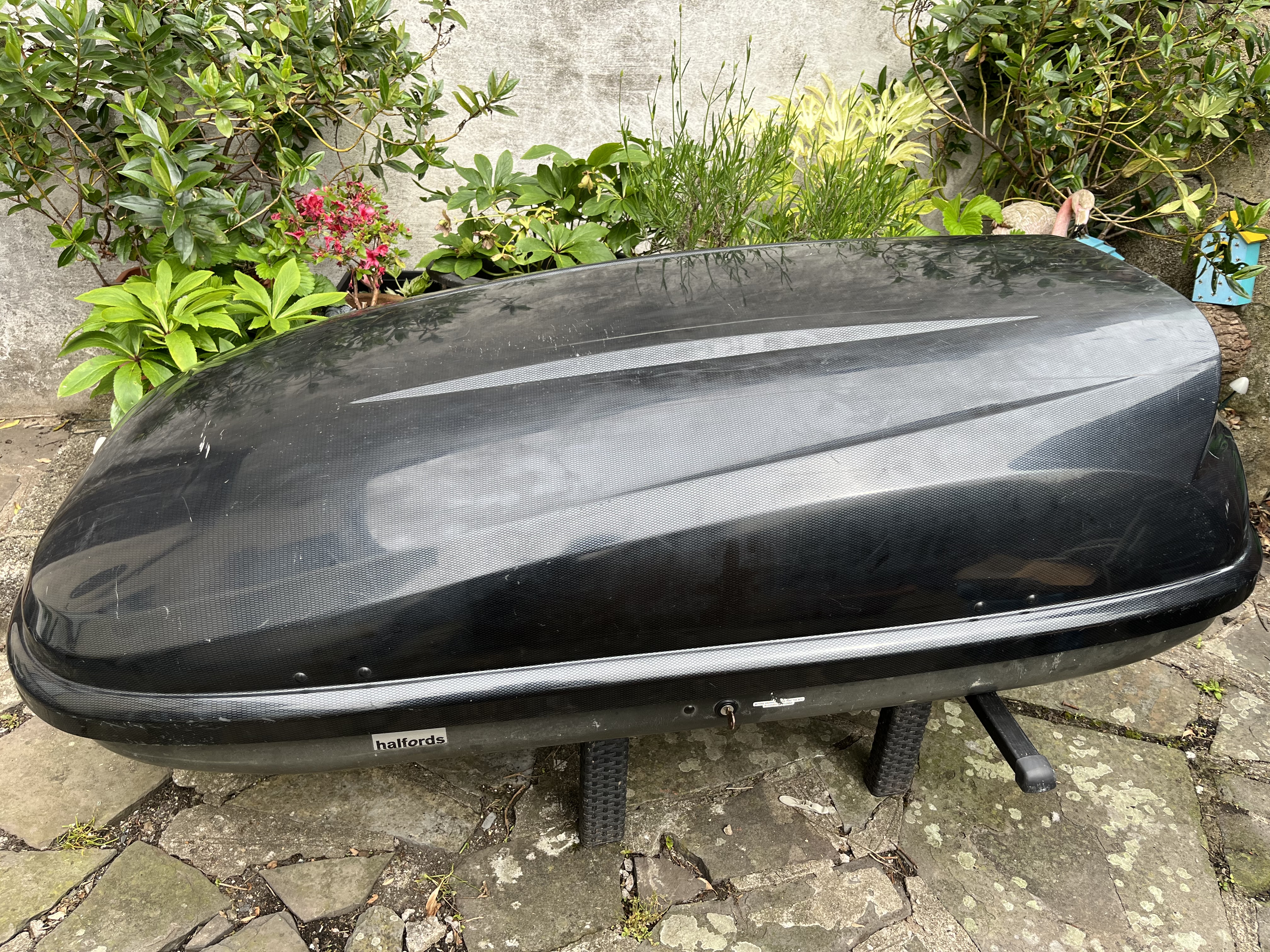 Halfords 470l roof box
