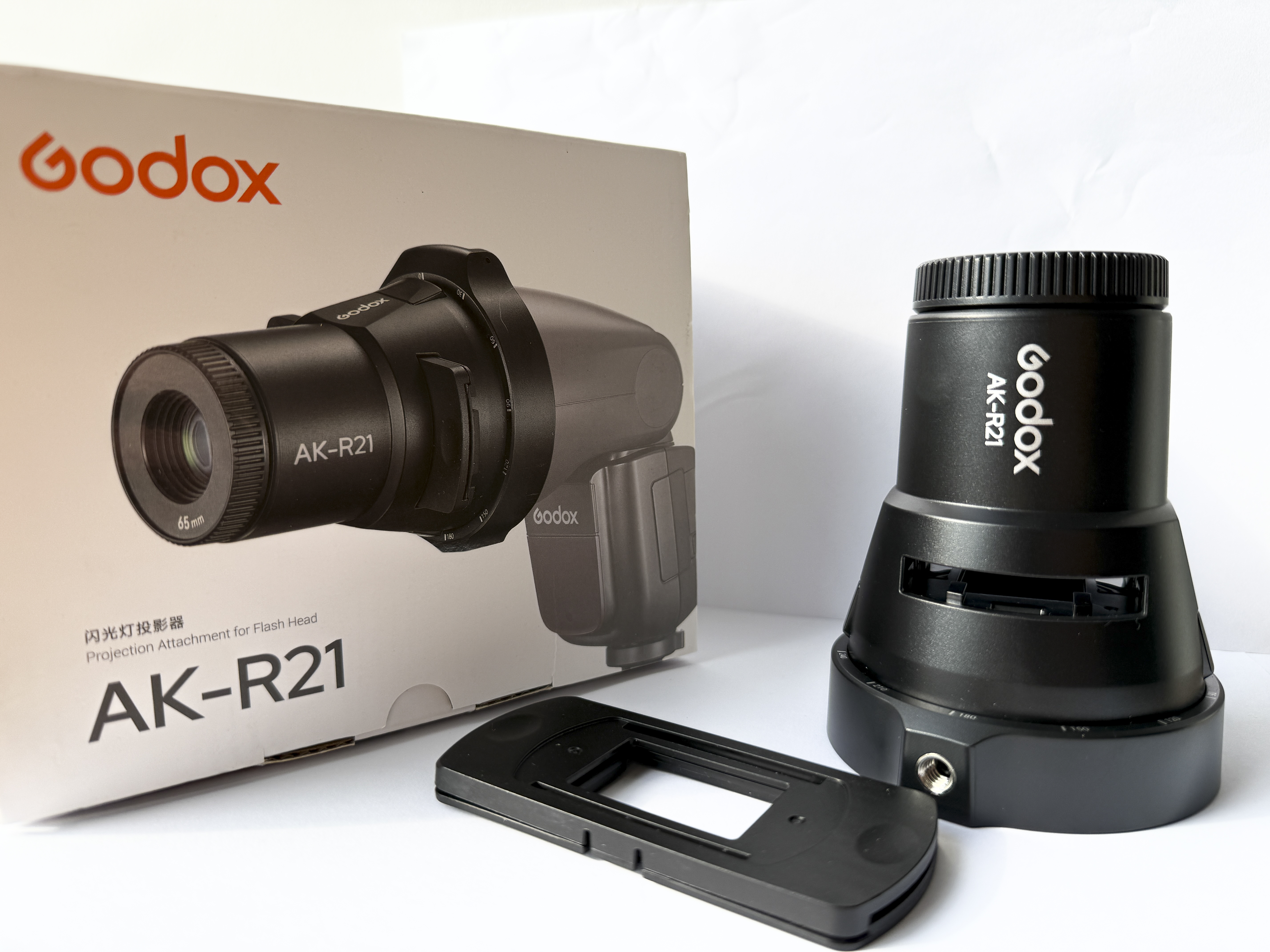 Godox- ak-r21 projection attachment kit and gobo slides