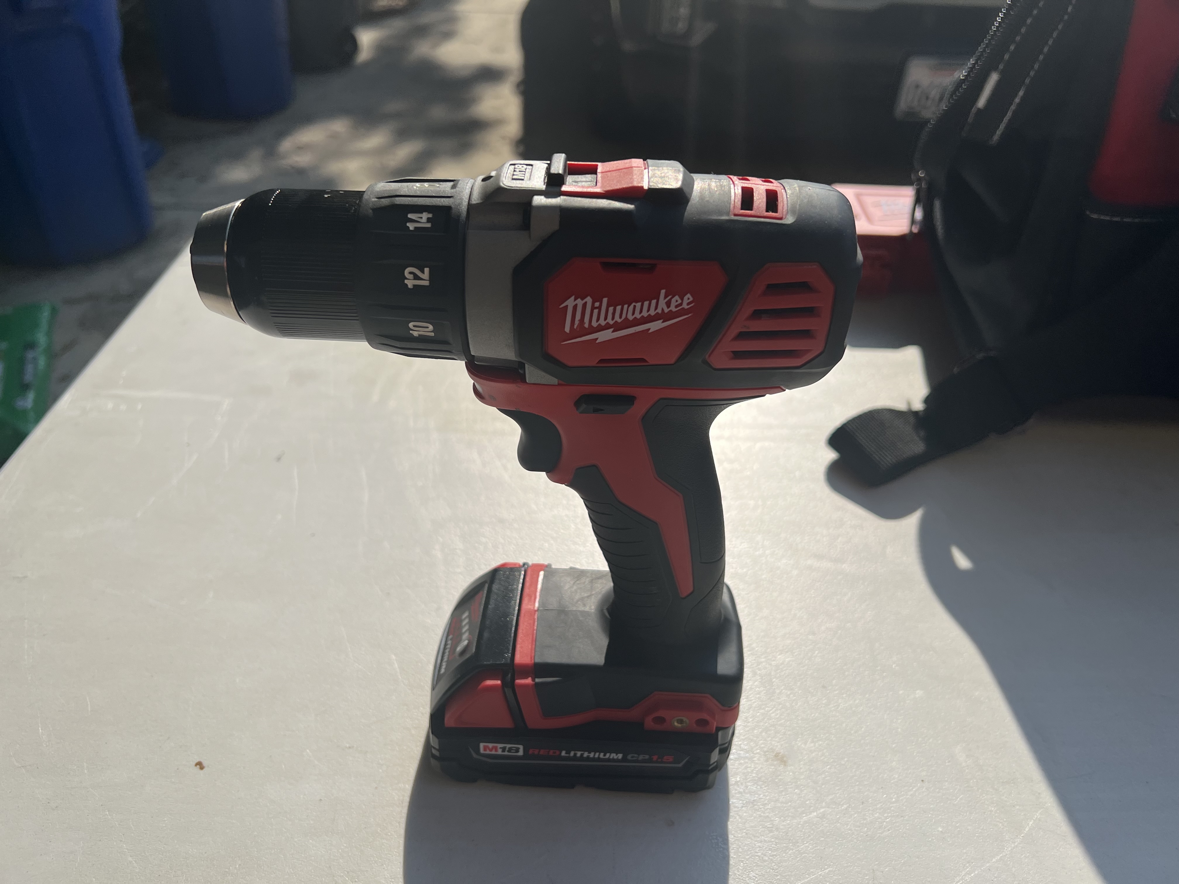 🛠️ milwaukee m18 18v brushless cordless 1/2” drill/driver (like new)