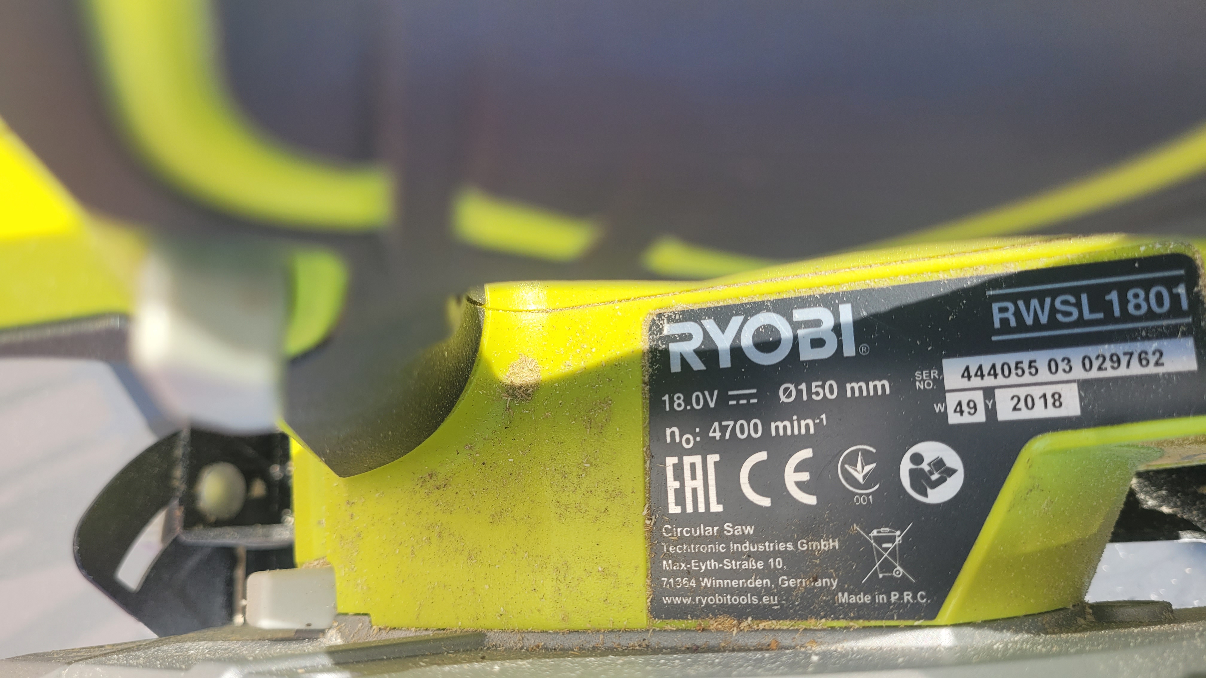 Sladdlös cirkelsåg för sågningar i olika material