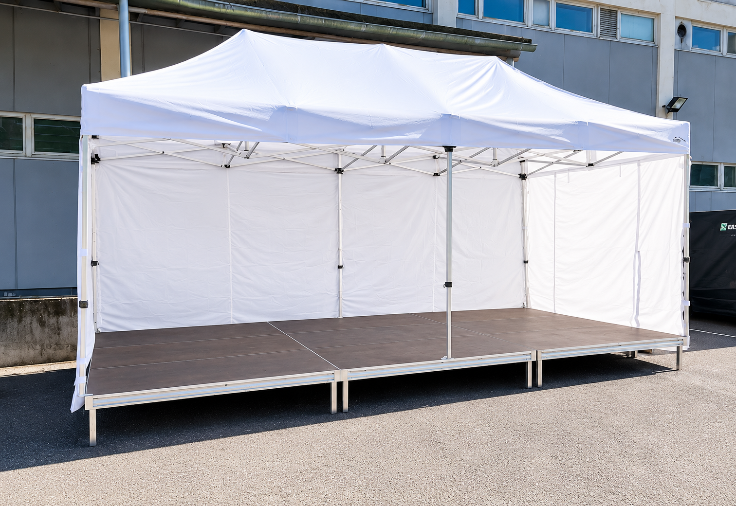 Katettu esiintymislava 3 x 6 m