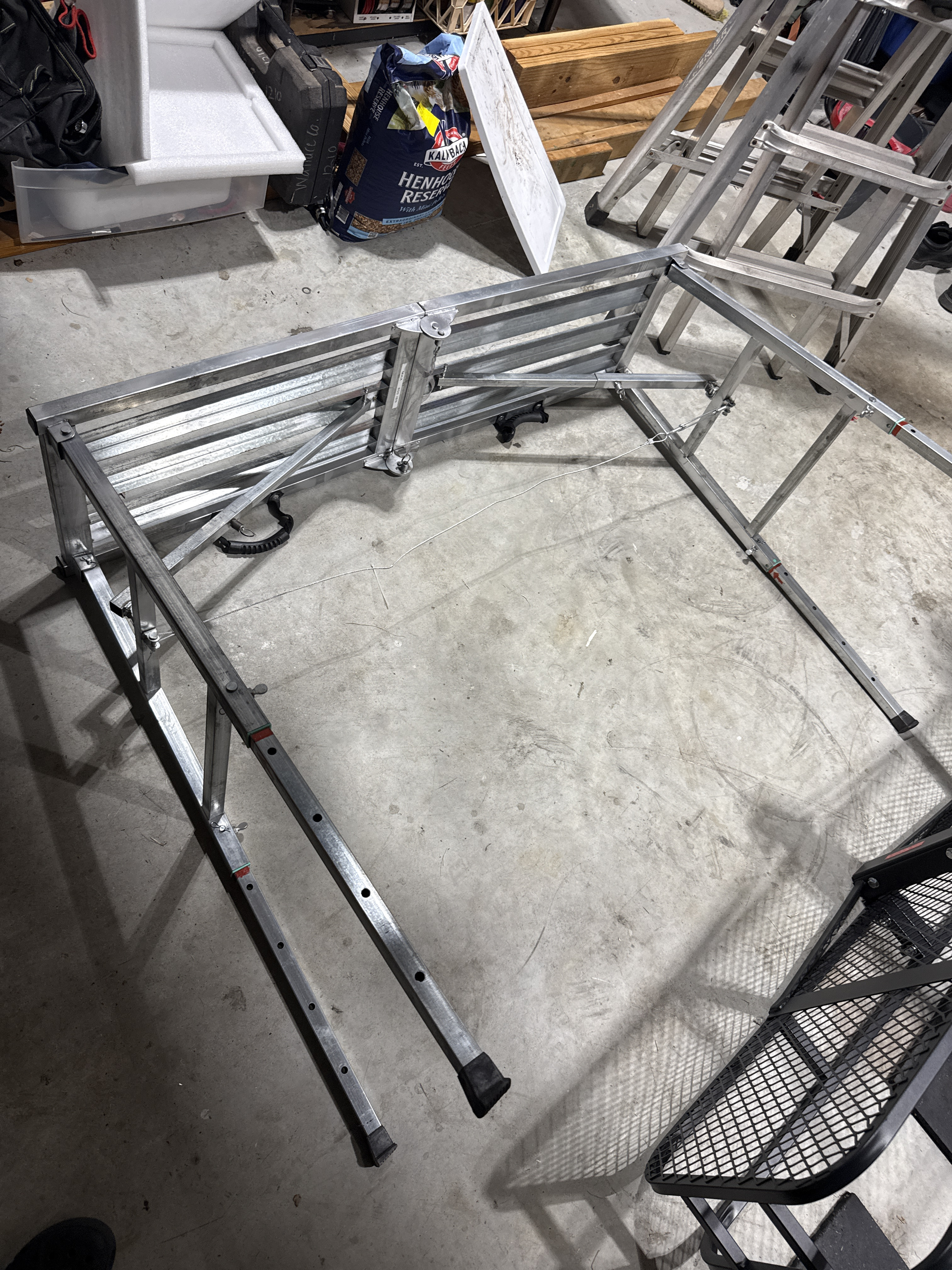 Ladder  stand  painting car wash semi truck wash
