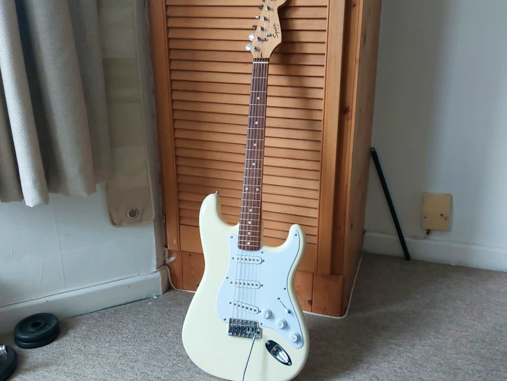 Fender squier bullet strat guitar in olympic white