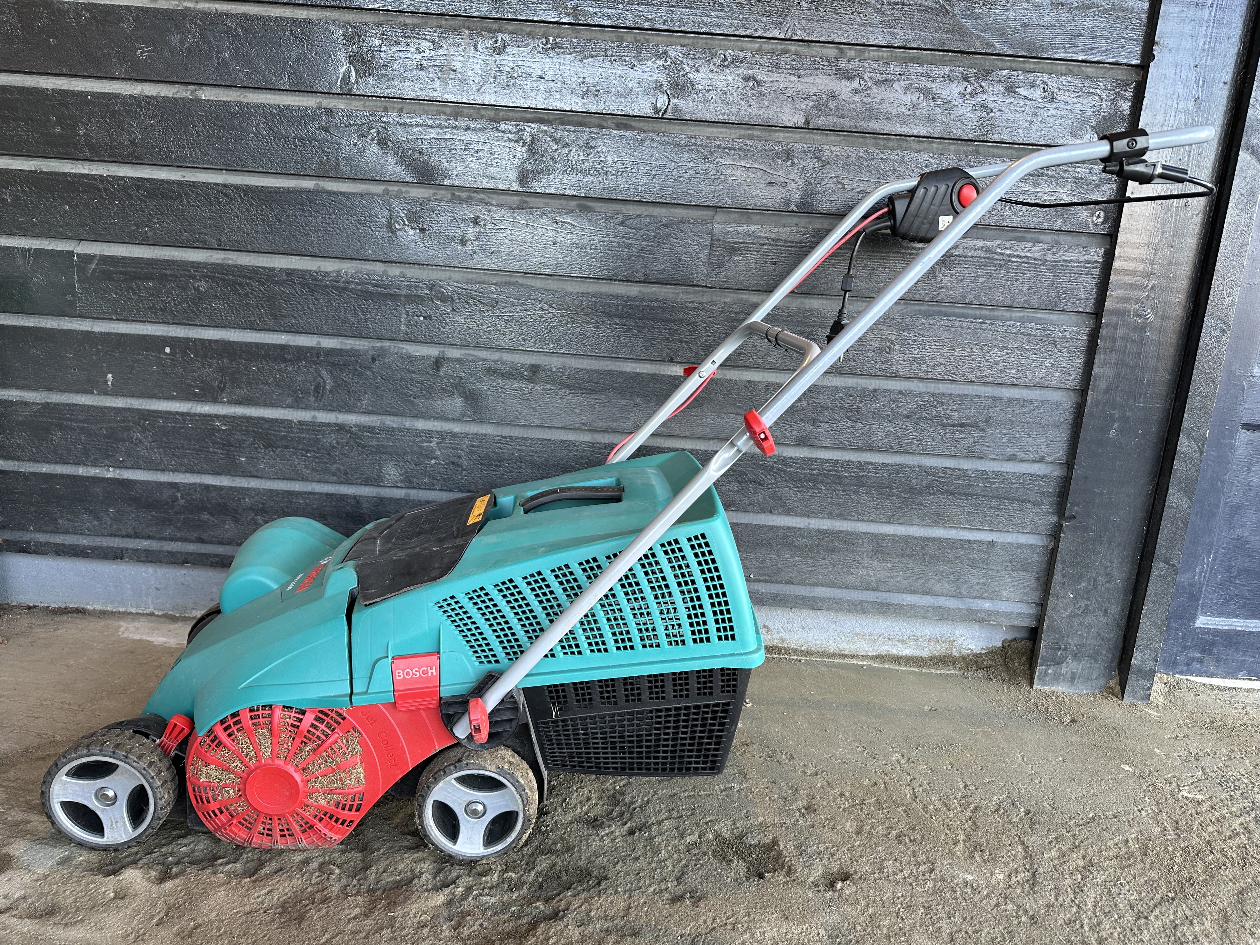 Bosch vertikalskjærer avr 1100 w