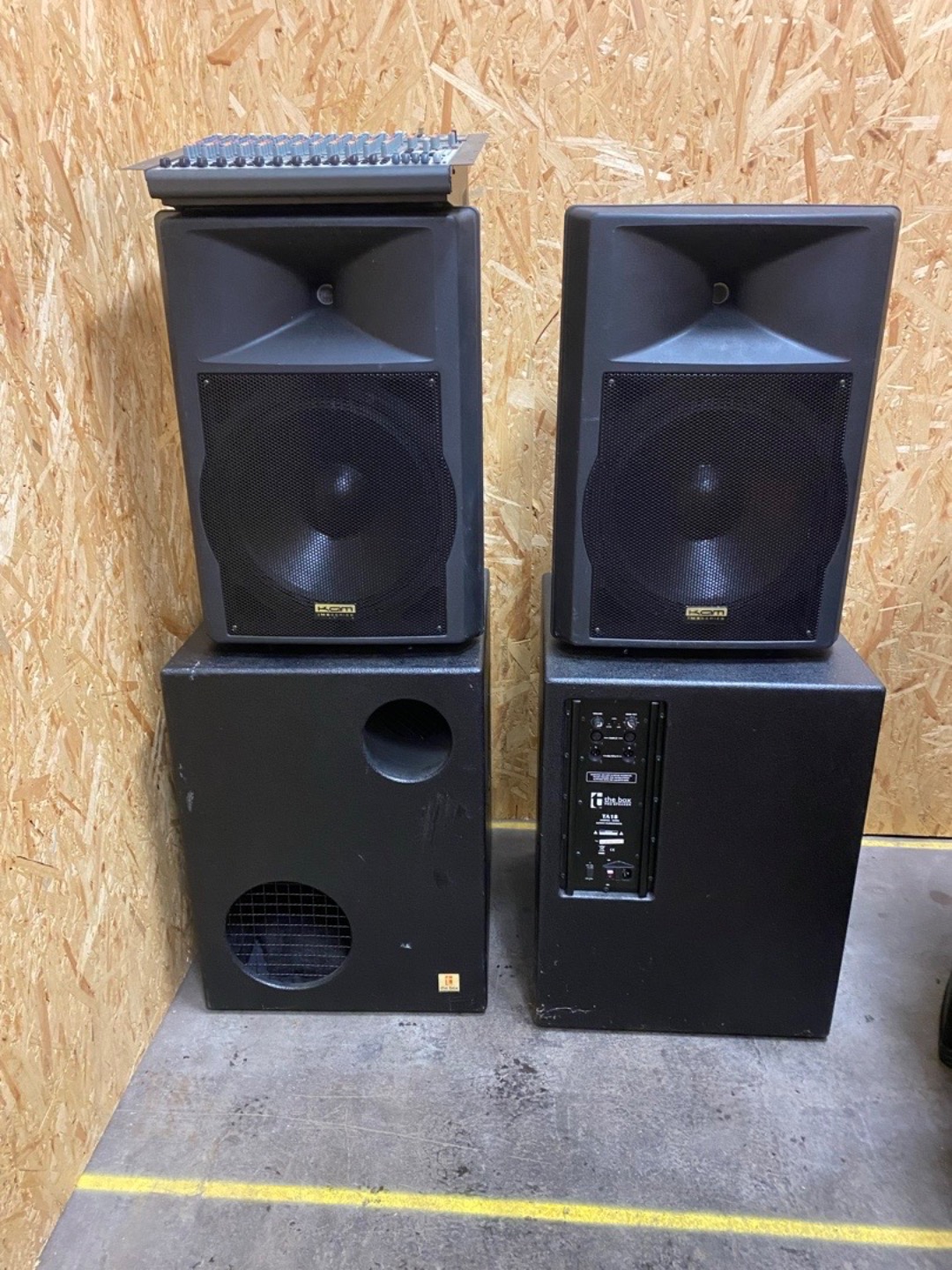 Ljud och ljus till festen eller den lilla spelningen