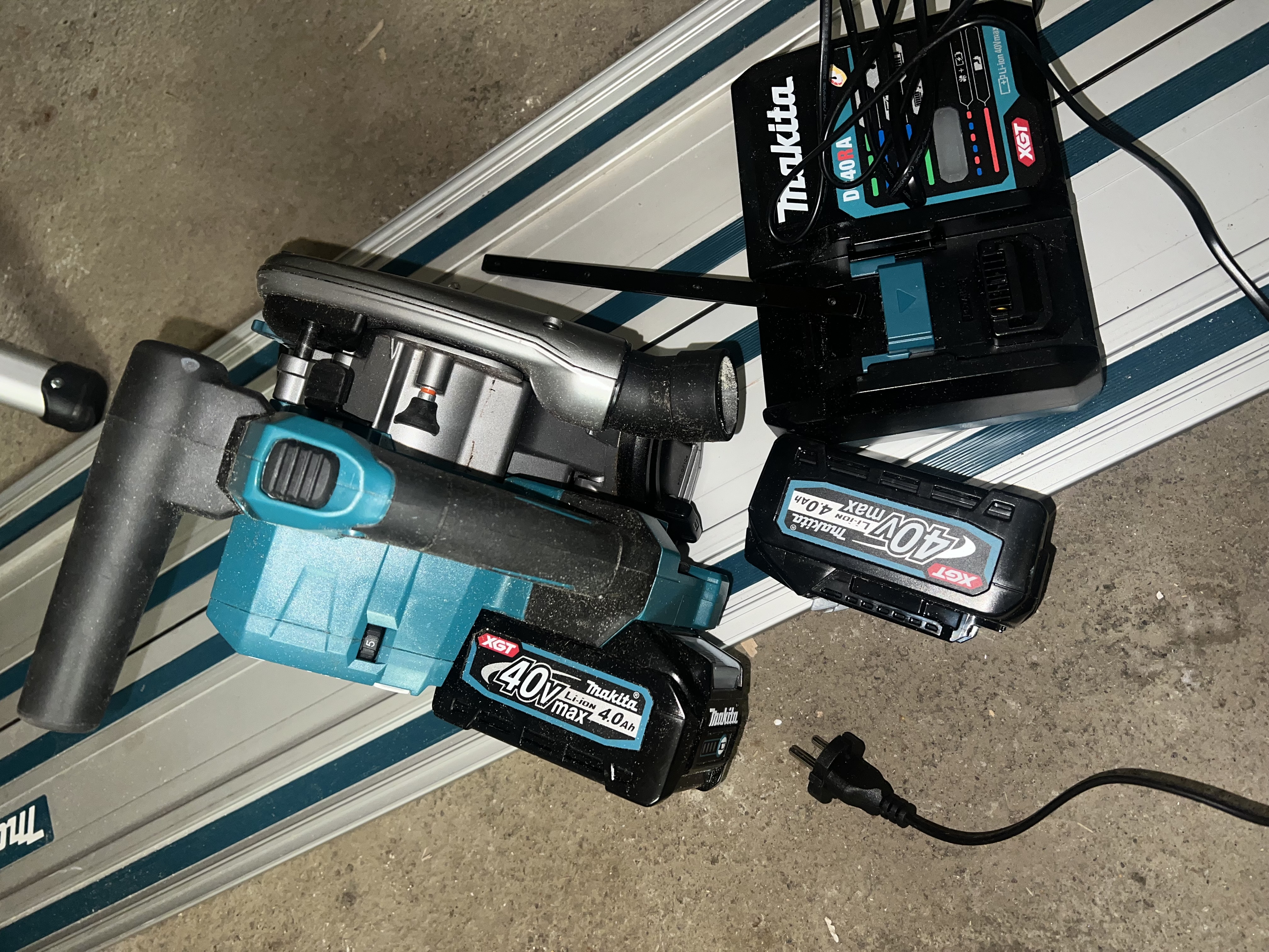 Proff skinnesag/dykksag makita 40v med 2 stk batteri og lader