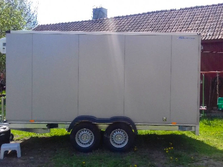 Stort kylsläp ca 16m3 och 3500kg