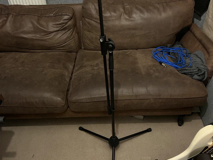 2x microphone boom stand (podcasting, music recording)