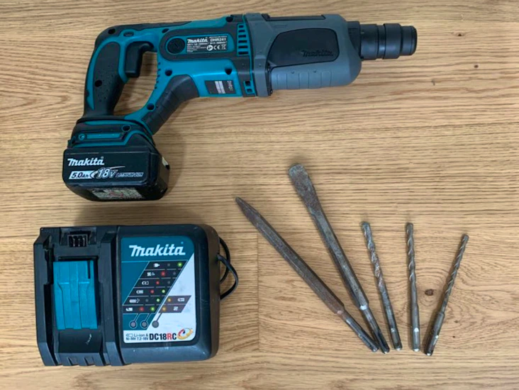 Kraftig, batteridriven borrhammare